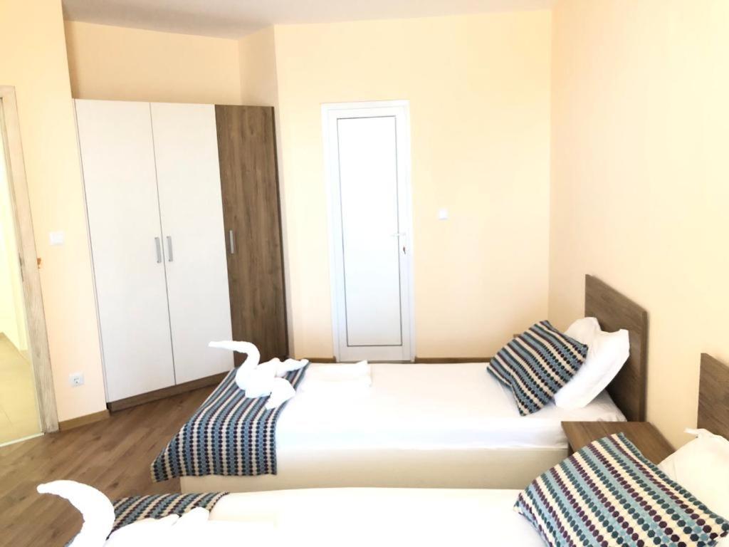 Flora Beach Private Aparthotel Pomorie Exterior foto